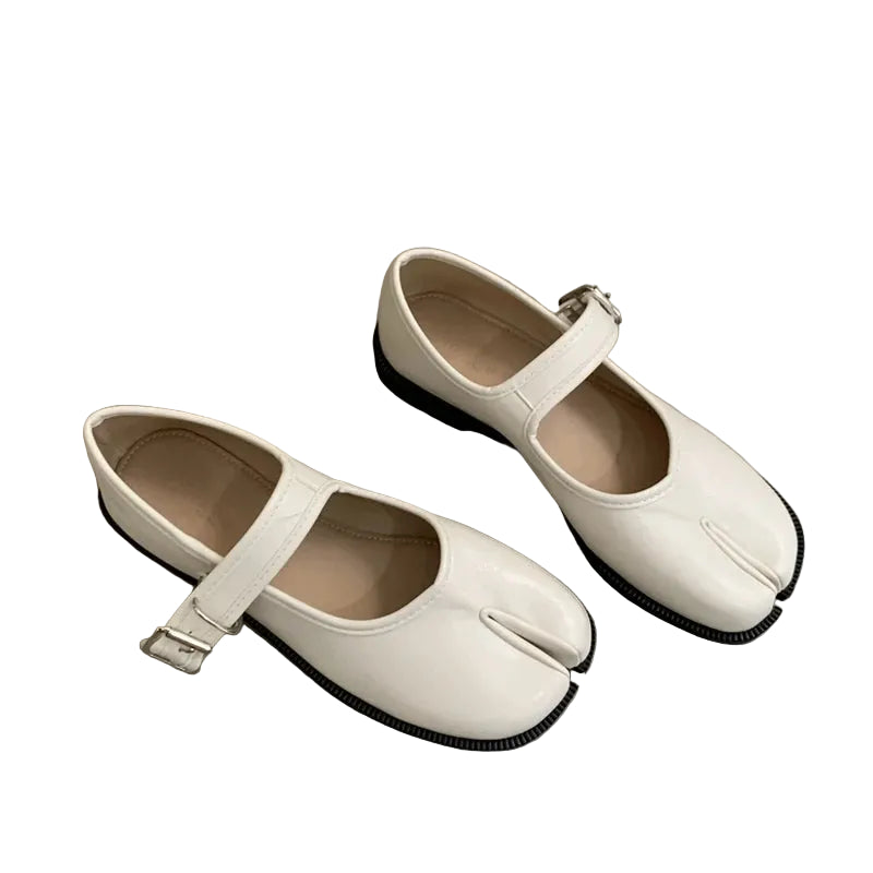 Split Toe Flat Heel / Soft Leather